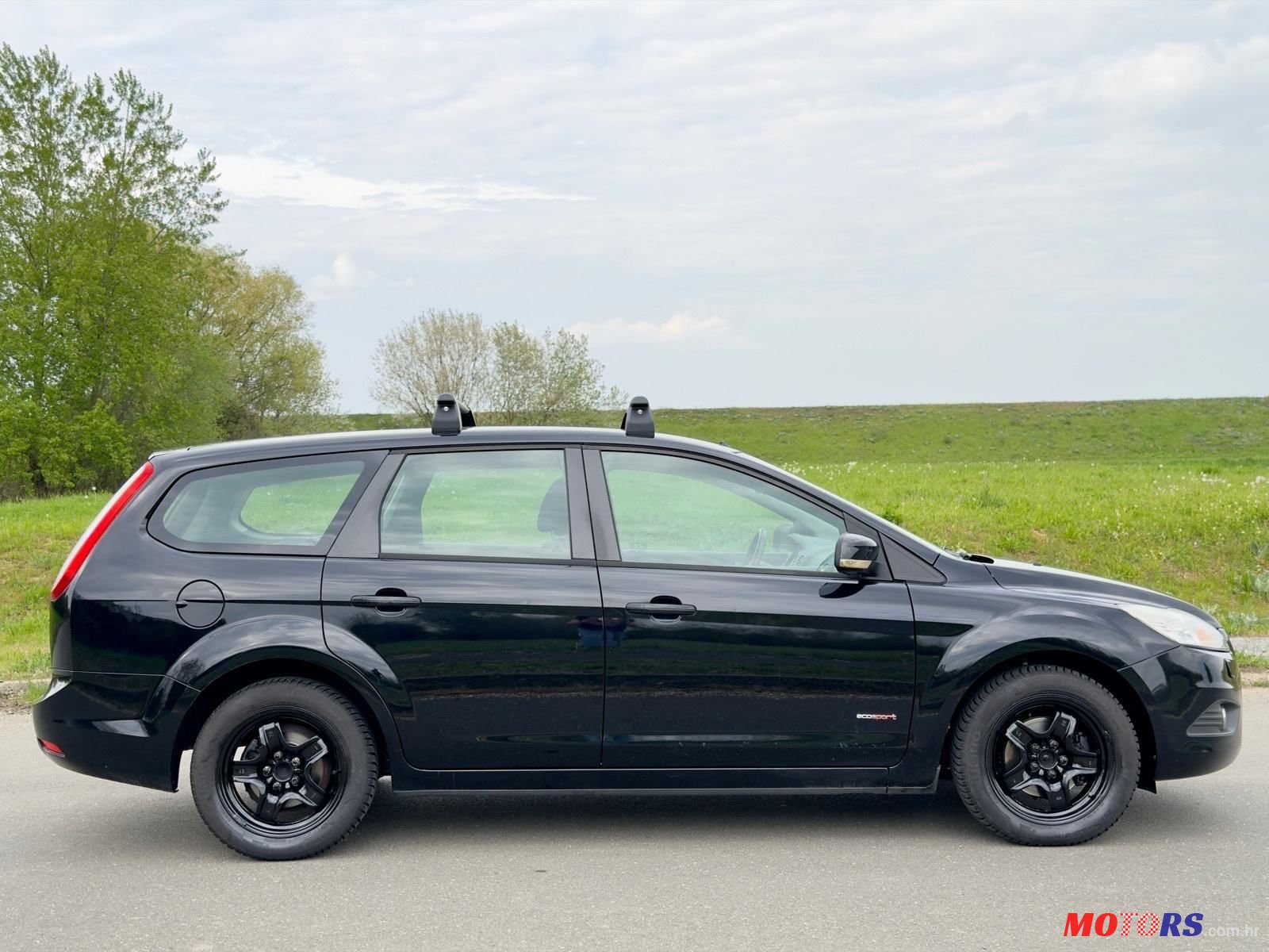2010' Ford Focus Karavan photo #5