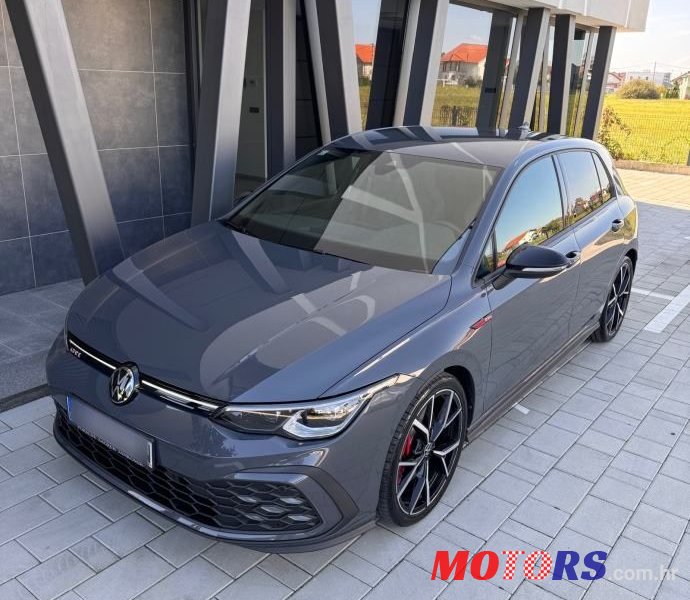 2023' Volkswagen Golf VIII 2,0 Tsi photo #1