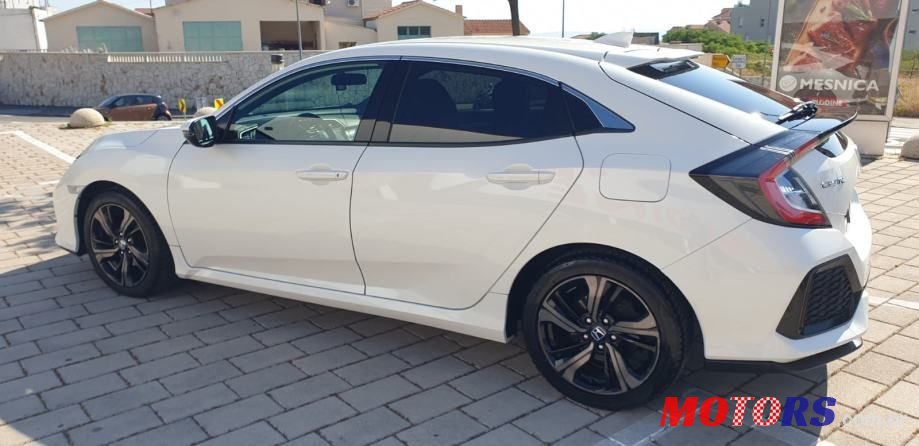 2017' Honda Civic 1,0T photo #2