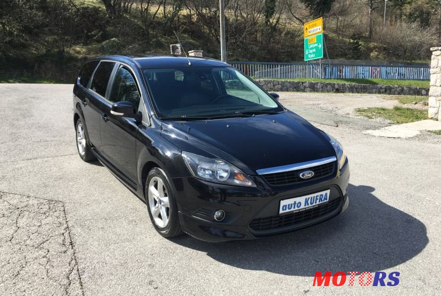 2010' Ford Focus Karavan photo #2