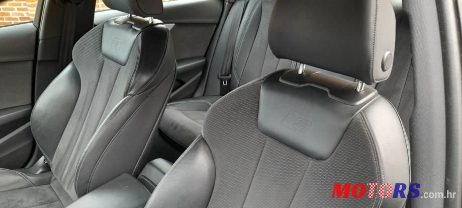 2016' Audi A4 Quattro photo #3