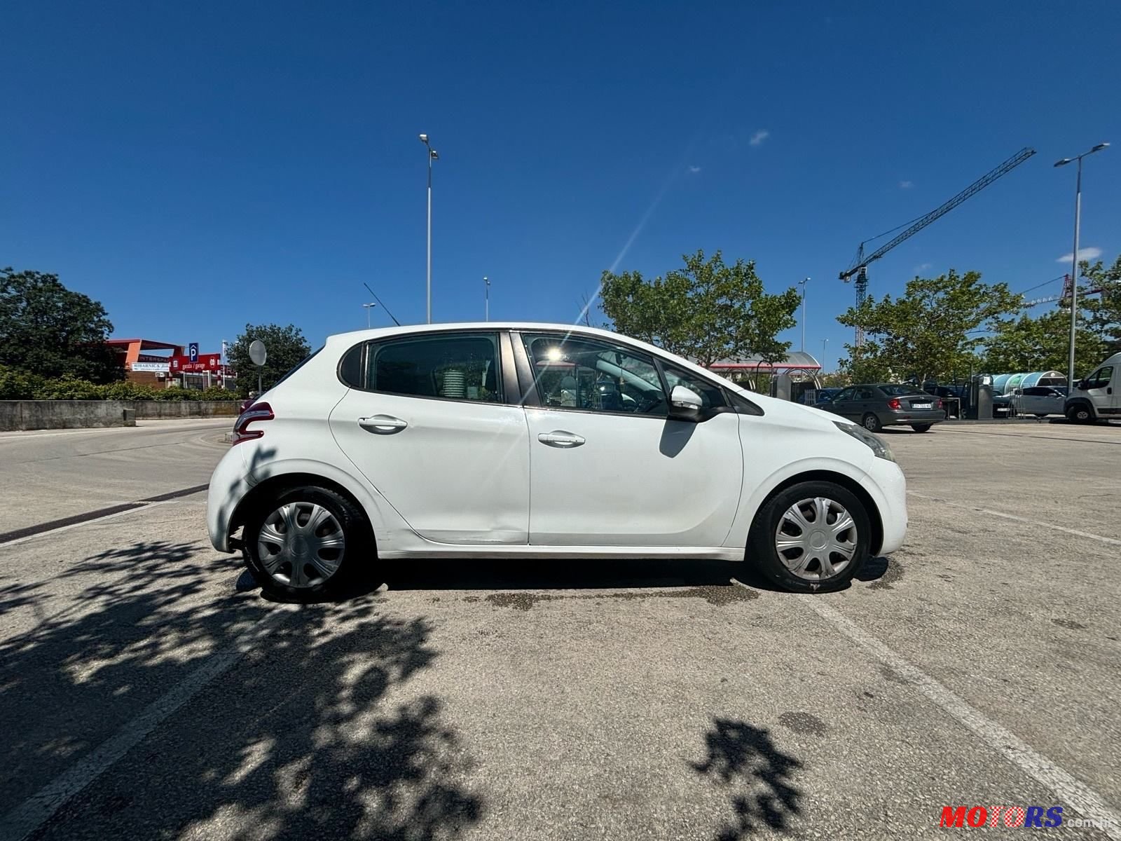 2015' Peugeot 208 1,4 Hdi photo #2