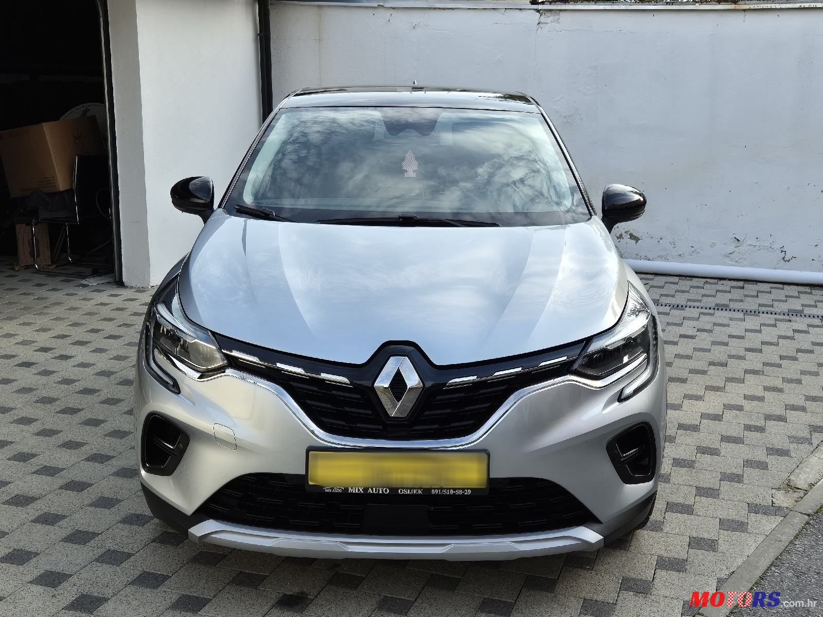 2021' Renault Captur Tce photo #2