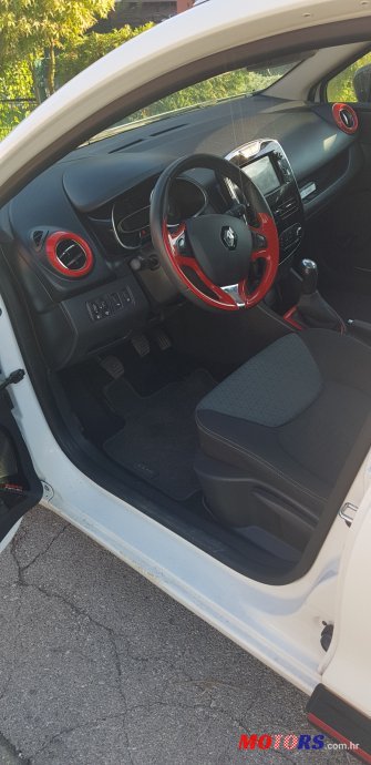 2013' Renault Clio photo #4