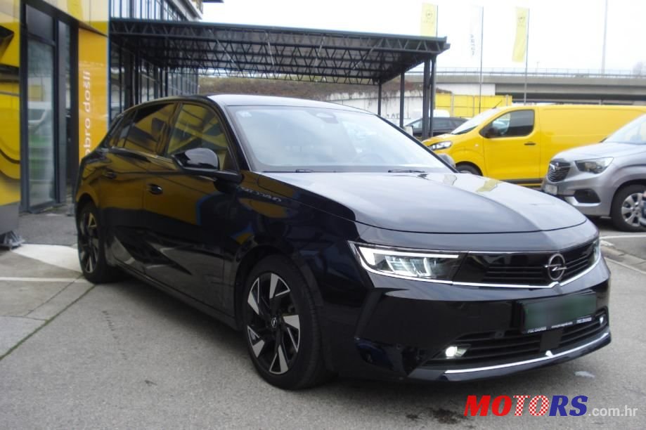 2022' Opel Astra photo #3