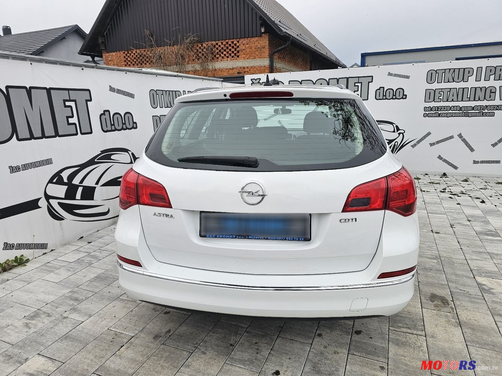 2015' Opel Astra Karavan photo #4