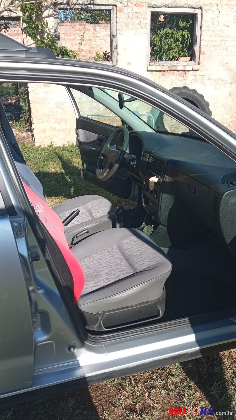 1998' SEAT Cordoba Vario photo #6