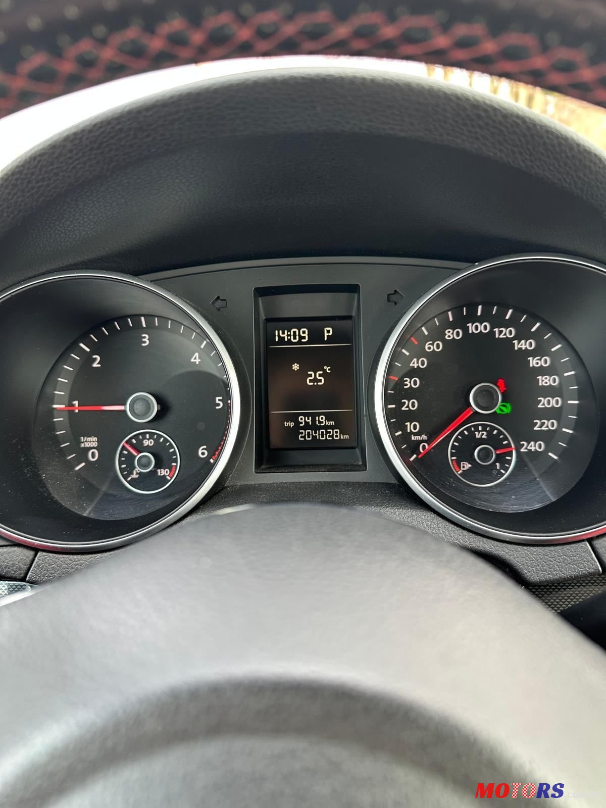 2010' Volkswagen Golf VI 1,6 Tdi photo #5