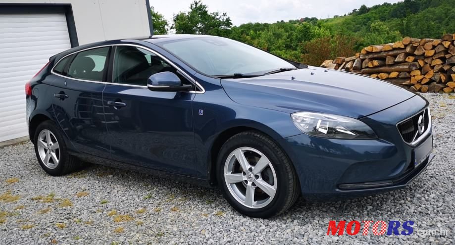 2016' Volvo V40 D2 photo #5