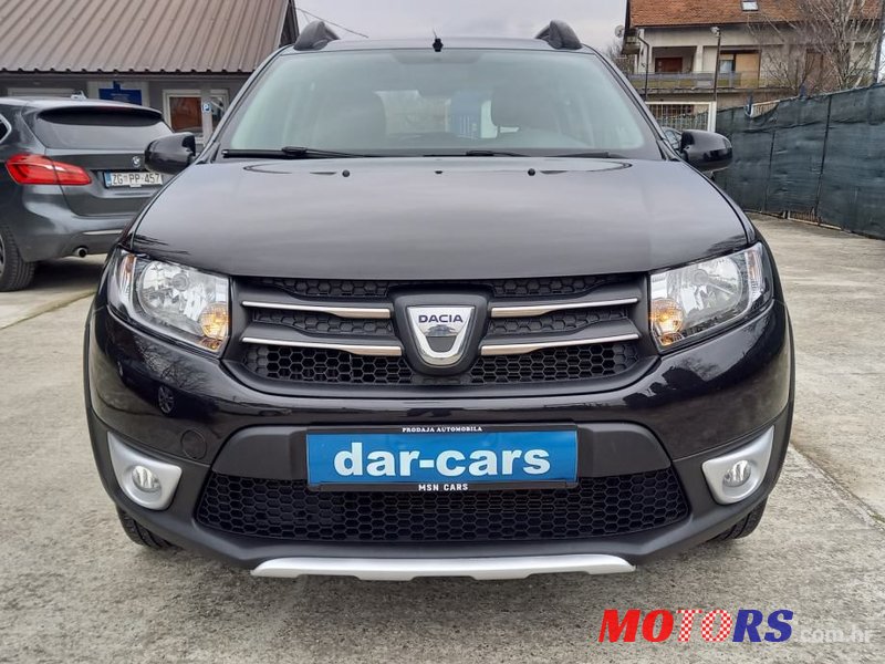 2015' Dacia Sandero photo #2
