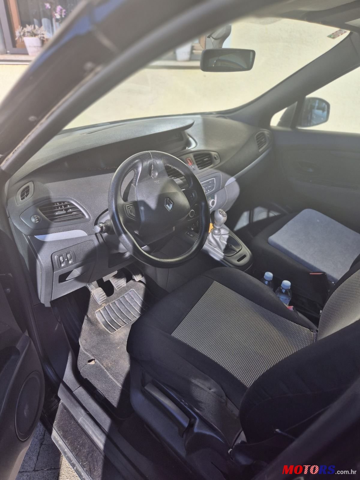 2011' Renault Scenic 1,5 Dci photo #5