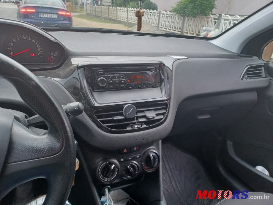 2014' Peugeot 208 photo #4