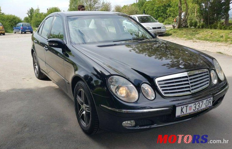 2003' Mercedes-Benz E-Class 270 Cdi photo #2