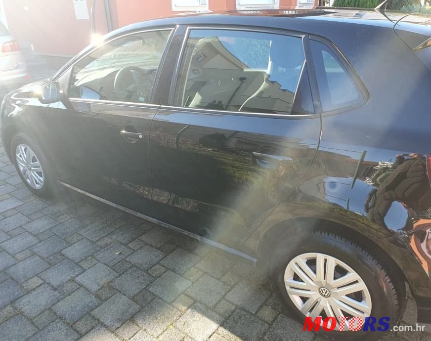 2013' Volkswagen Polo 1,6 Tdi photo #2