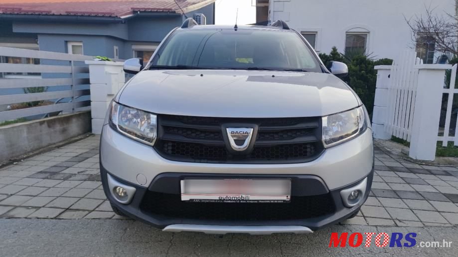 2015' Dacia Sandero photo #3