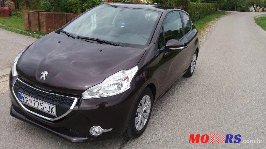2012' Peugeot 208 1,2 Vti photo #1