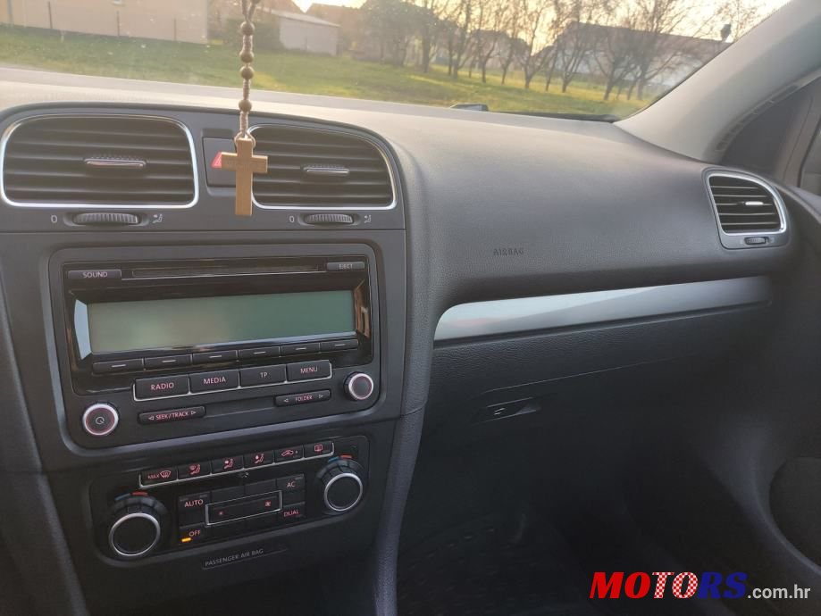 2009' Volkswagen Golf 6 photo #6