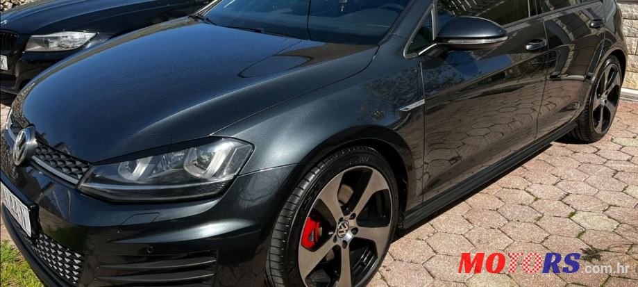 2014' Volkswagen Golf 7 2.0 Gtd photo #1