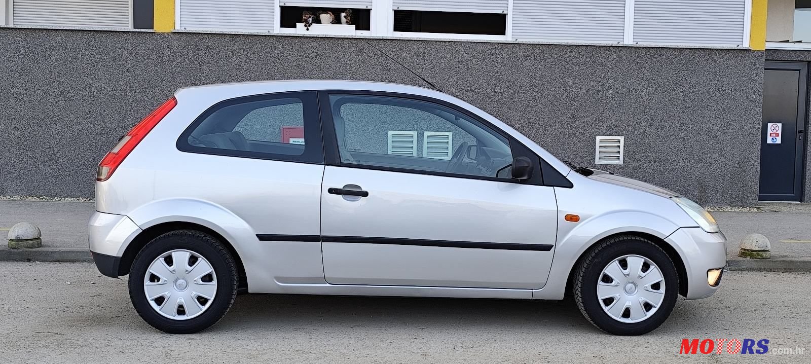 2012' Opel Astra Karavan photo #5