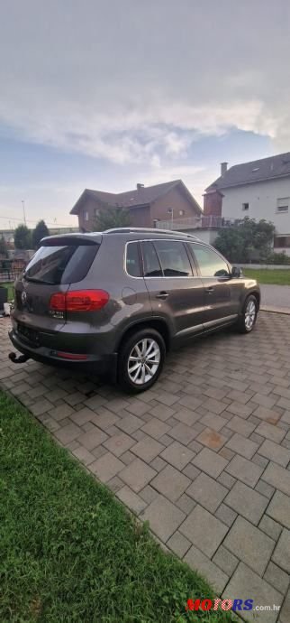 2016' Volkswagen Tiguan photo #6