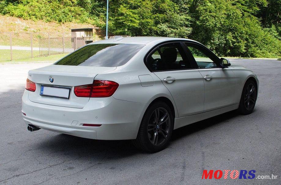 2013' BMW Serija 3 330D photo #2