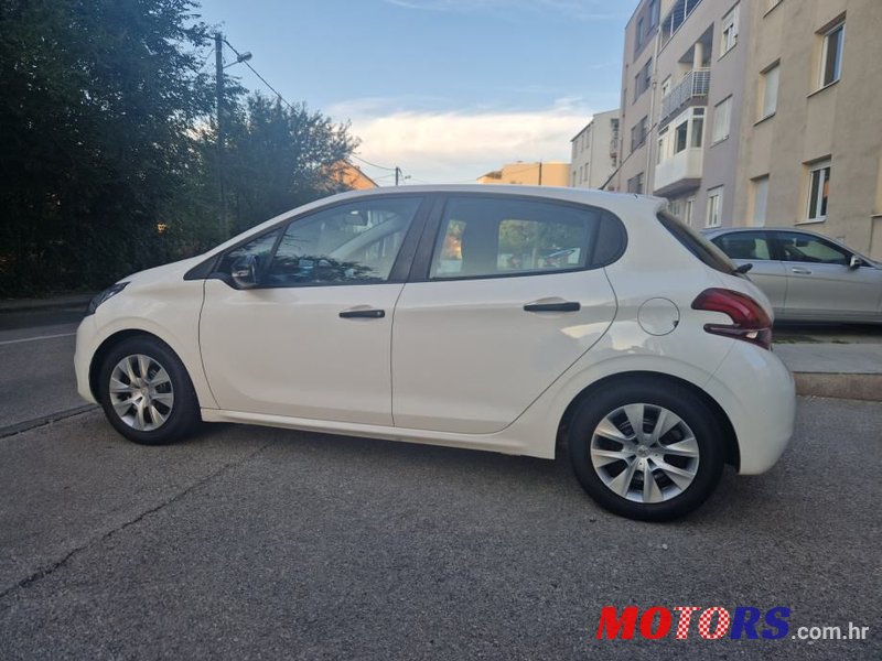 2017' Peugeot 208 1,2 Puretech photo #4