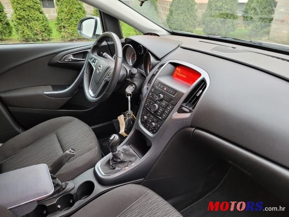 2014' Opel Astra 1.4 photo #6