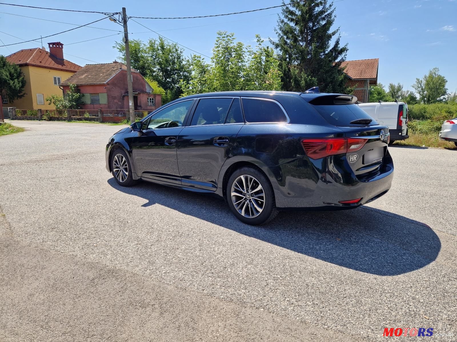 2016' Toyota Avensis Wagon photo #3