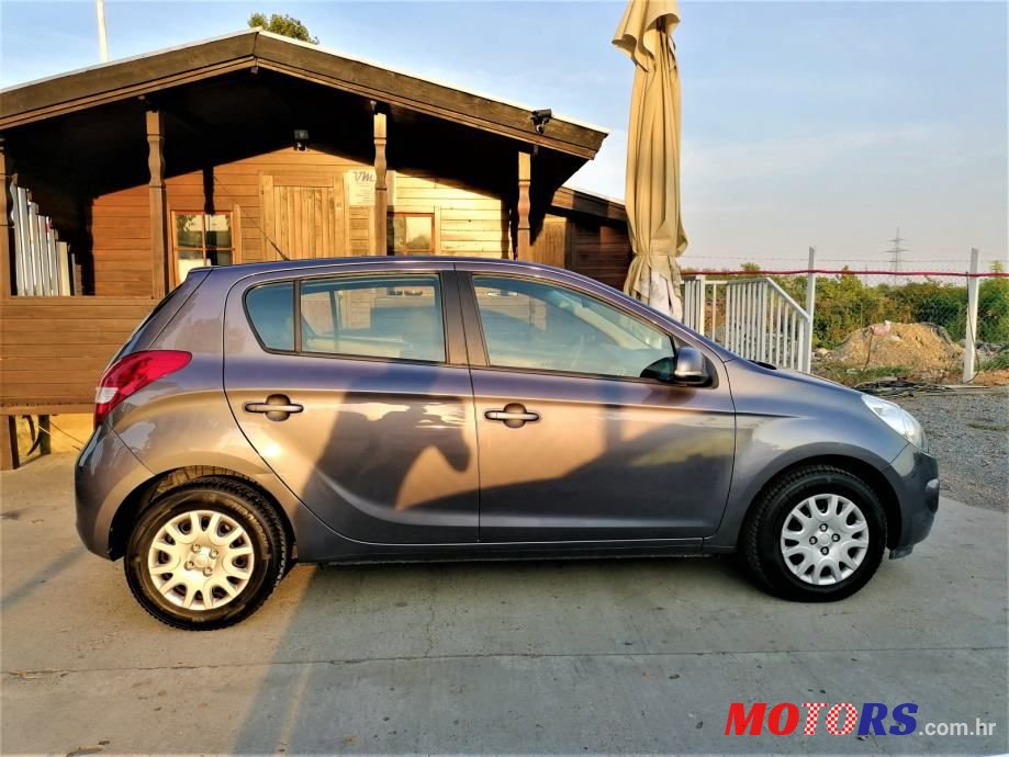 2011' Hyundai i20 1,4 Crdi photo #6
