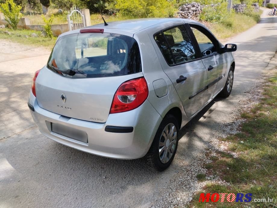 2008' Renault Clio 1,5 Dci photo #5