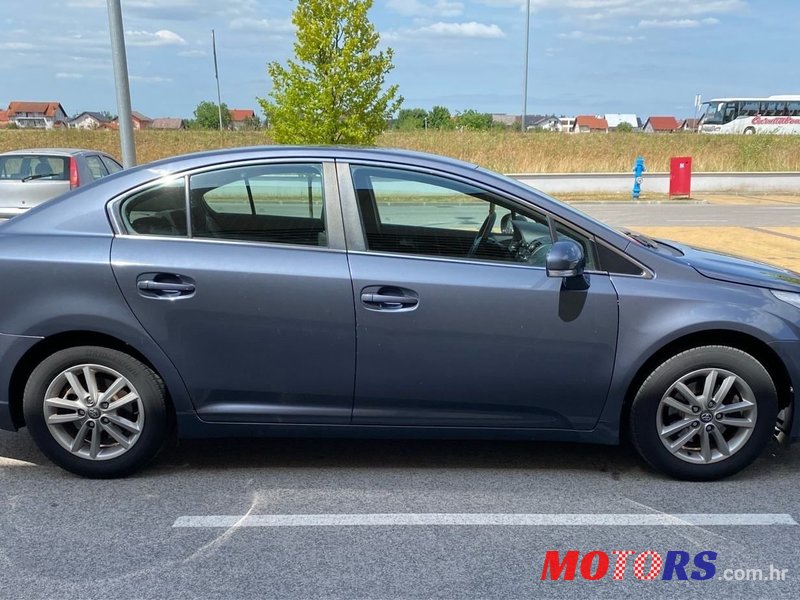 2010' Toyota Avensis 1,6 photo #4
