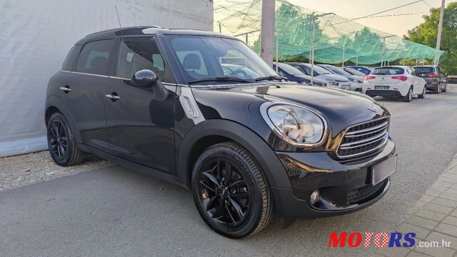 2016' MINI Countryman Cooper D photo #2