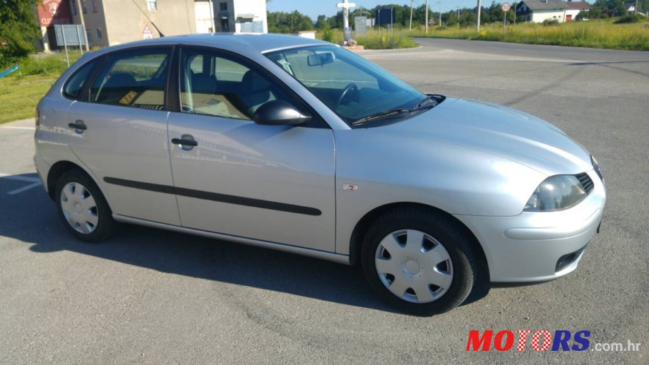 2005' SEAT Ibiza photo #1