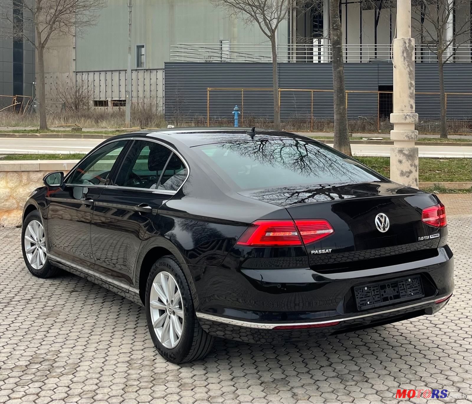 2015' Volkswagen Passat photo #5