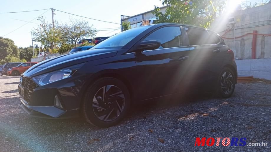 2021' Hyundai i20 photo #3