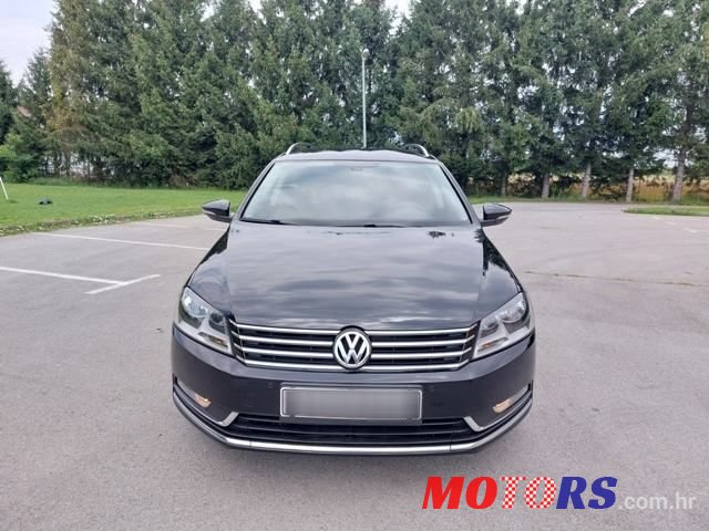 2013' Volkswagen Passat Variant photo #2