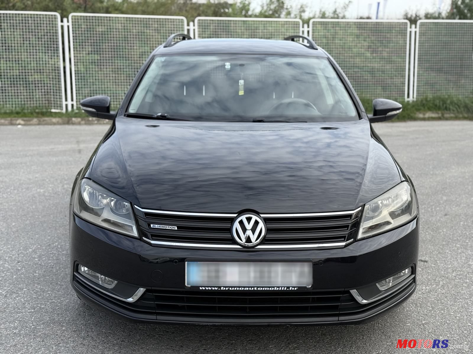 2013' Volkswagen Passat Variant photo #2