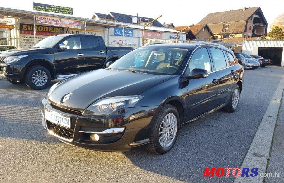 2011' Renault Laguna Grandtour photo #2