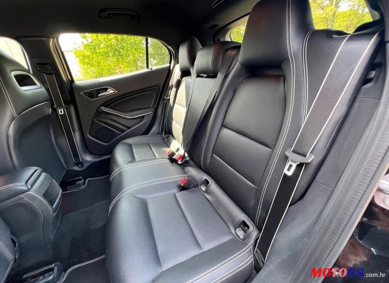 2019' Mercedes-Benz GLA-Class photo #4