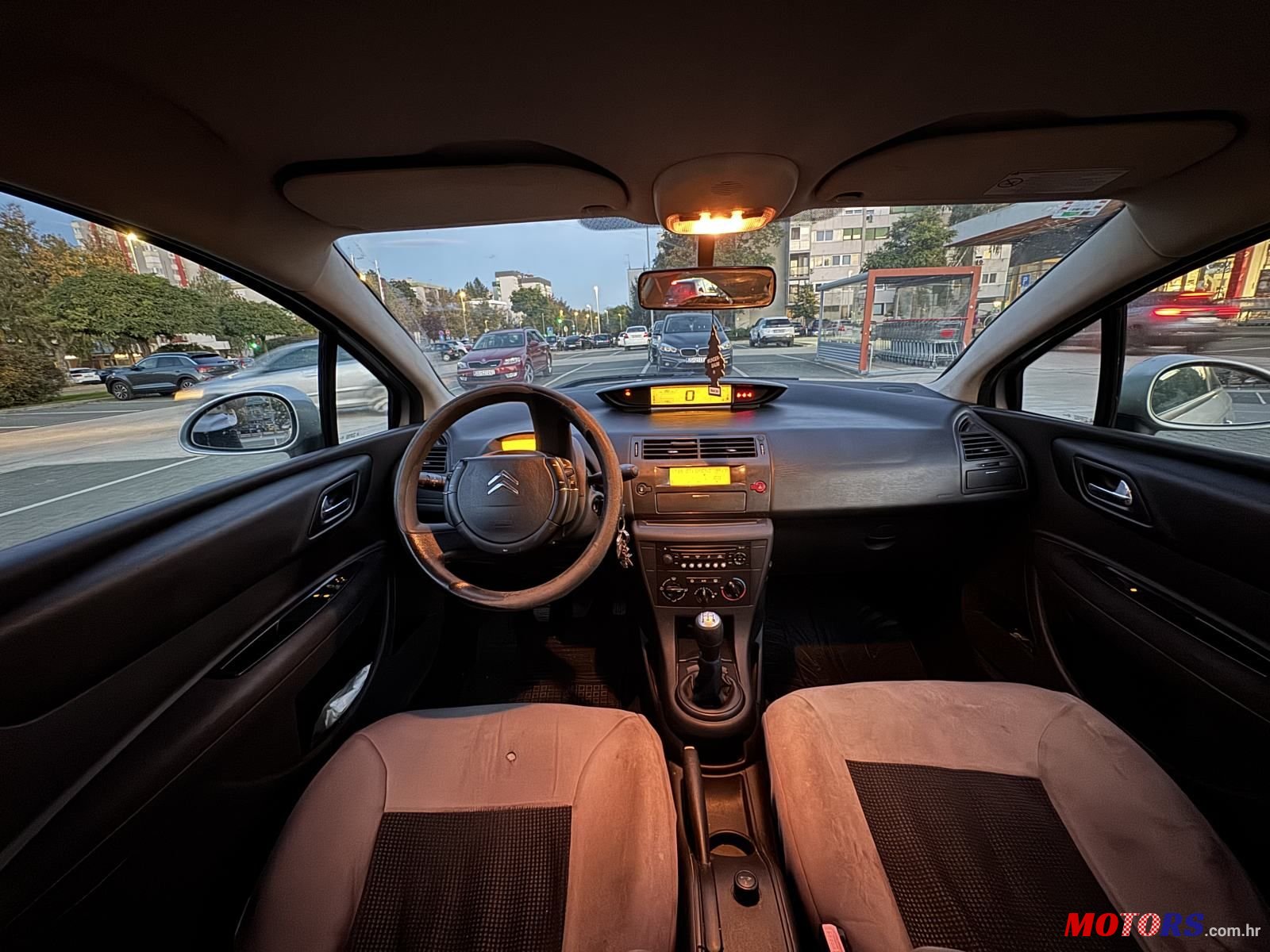 2007' Citroen C4 1,6 Hdi 16V photo #3