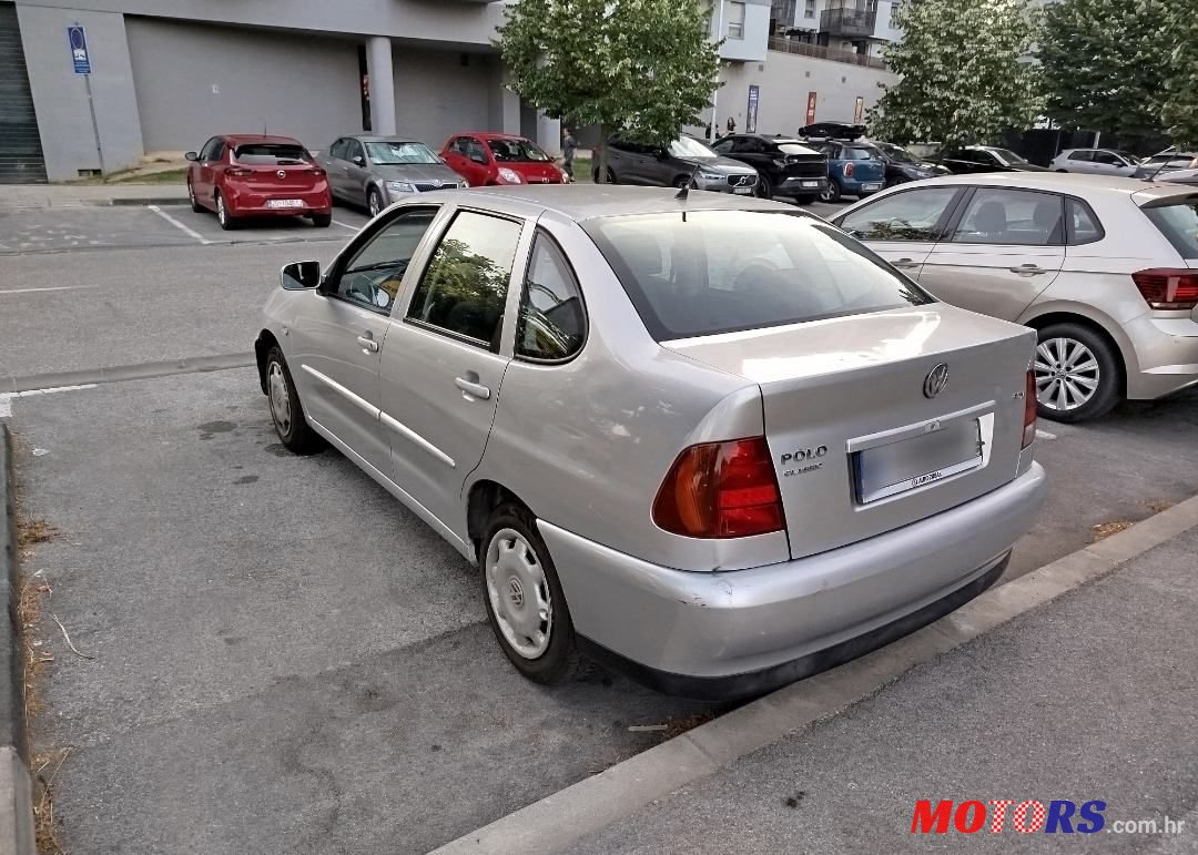 2001' Volkswagen Polo photo #4