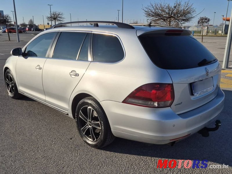 2011' Volkswagen Golf VI Variant photo #3