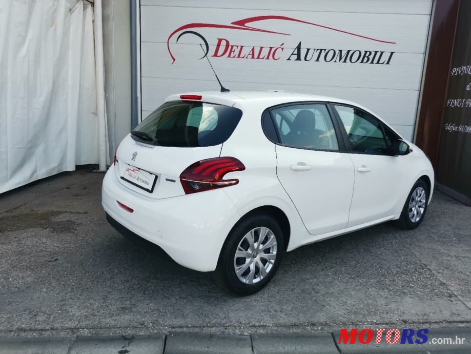 2016' Peugeot 208 photo #5