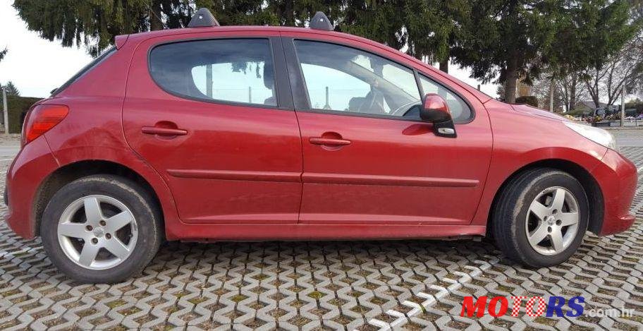 2008' Peugeot 207 1,4 16V Vti photo #1