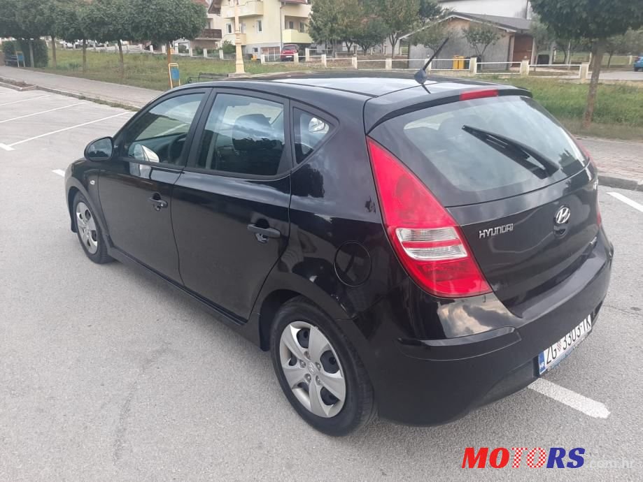 2011' Hyundai i30 photo #5