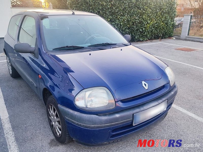 2001' Renault Clio 1,2 photo #1
