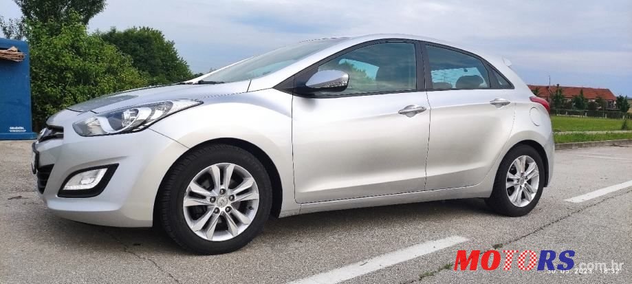2012' Hyundai i30 1.4 Crdi photo #6