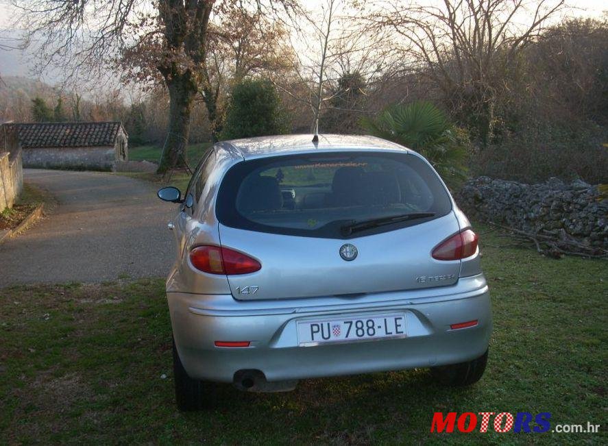 2001' Alfa Romeo 147 1,6 Ts photo #1