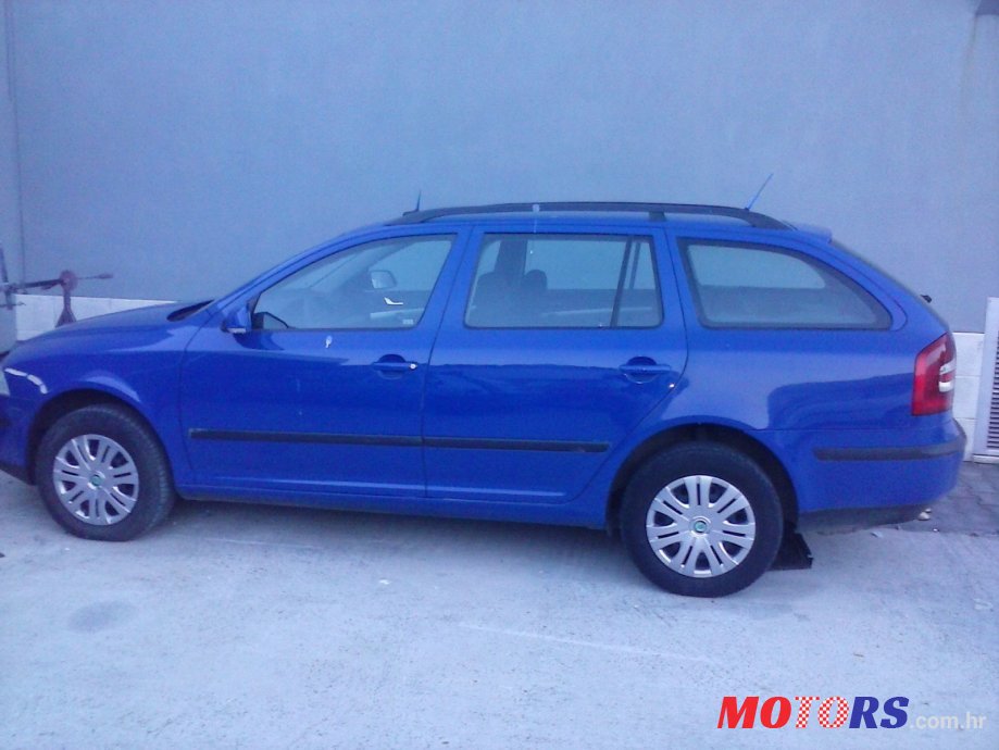 2007' Skoda Octavia photo #2