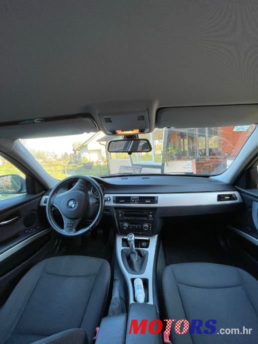 2011' BMW Serija 3 318D photo #3